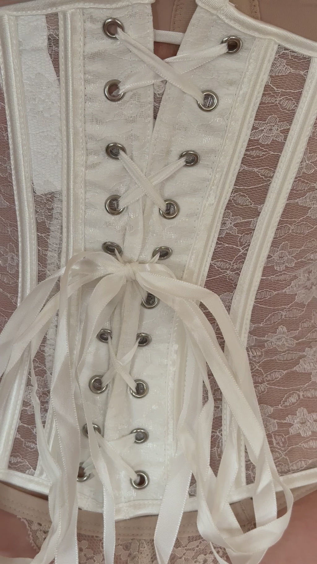 Short Mesh Corset Belt with Waist Clip – Sculpting Hourglass Waist Trainer - White | La Beauté du Corset